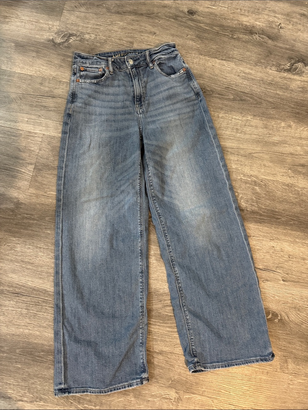 American Eagle Medium Wash Super High Rise Baggy Wide Leg Jeans Size 0 Regular